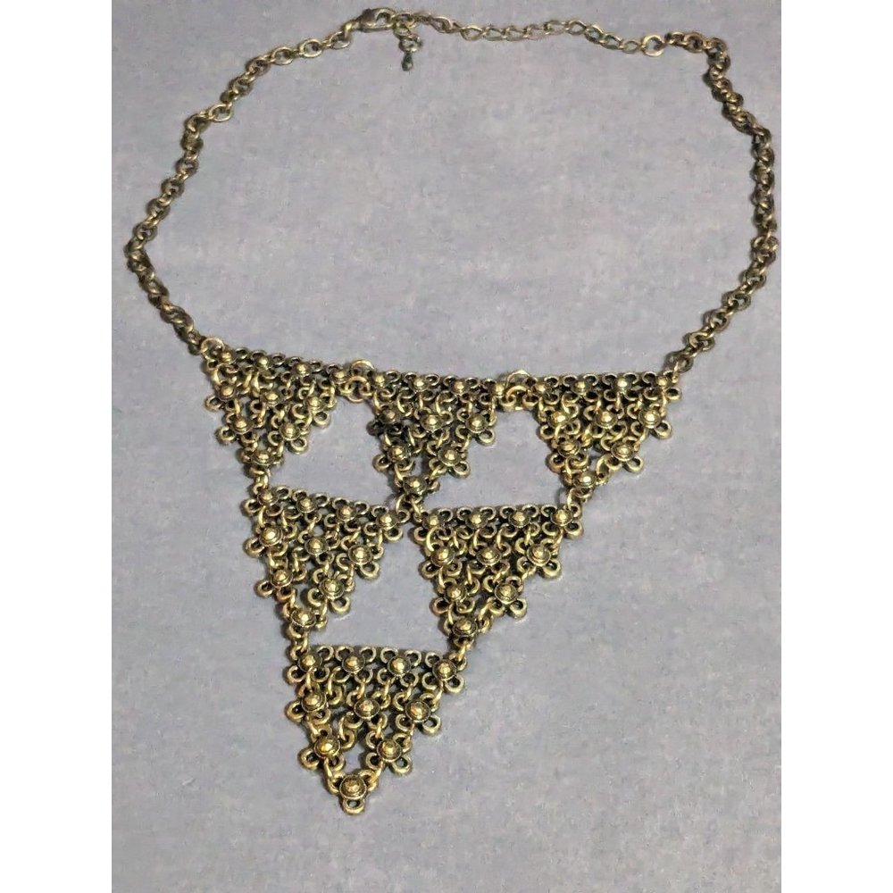 Choker Necklace 17 in long Triforce Goddess VTG Gold Tone 4 in hanging down